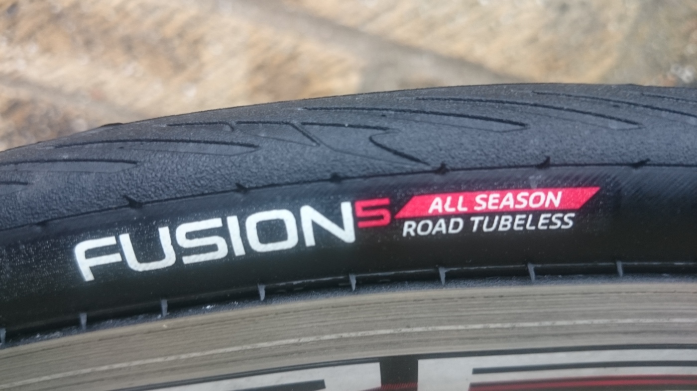 Hutchinson Fusion 5 All Season Tubeless Tyres